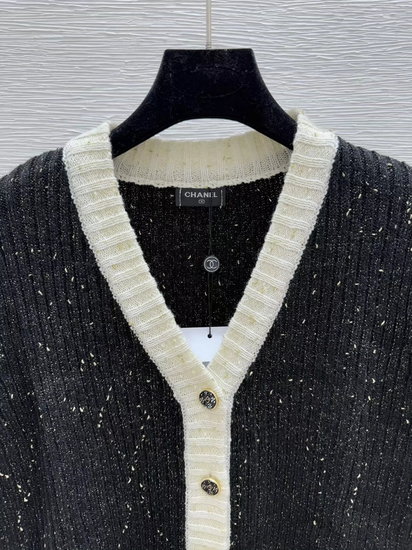 25fw Knitted long-sleeved cardigan