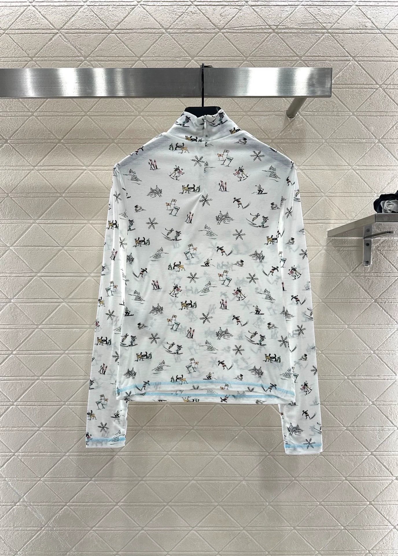 Slim fit ski print high neck top