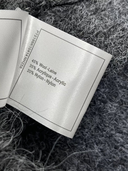 Fake two knitted long sleeved sweaters