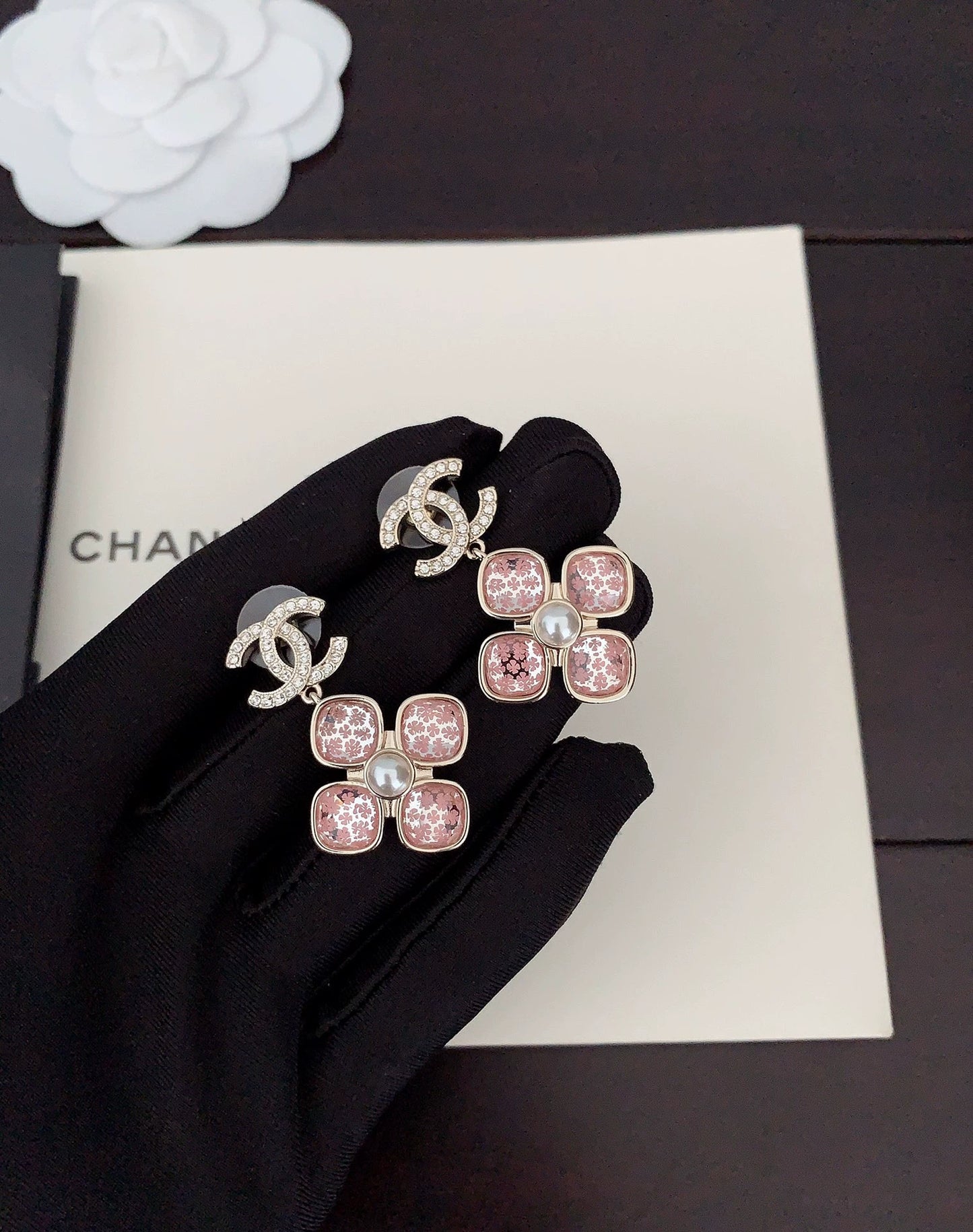 Double C flower earrings