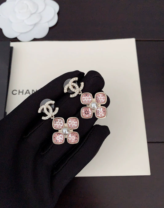 Double C flower earrings