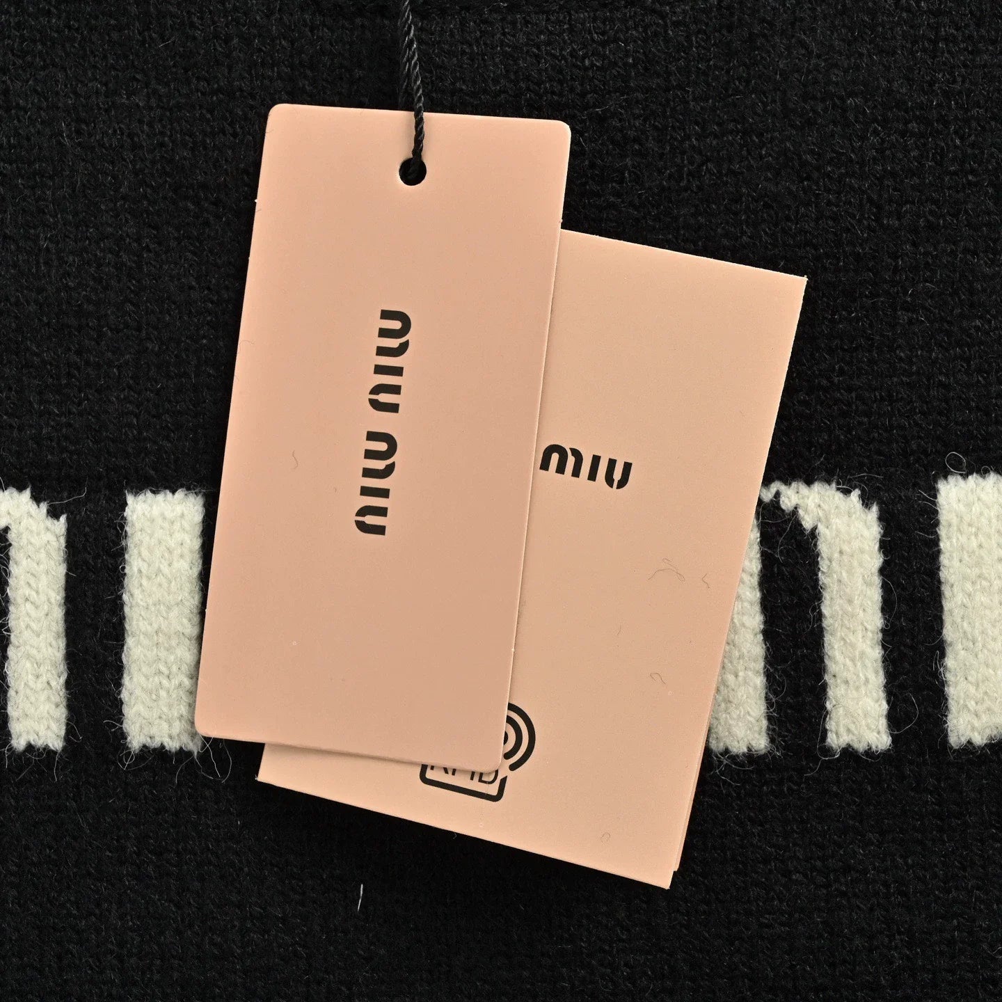 25fw Letter jacquard round neck sweater