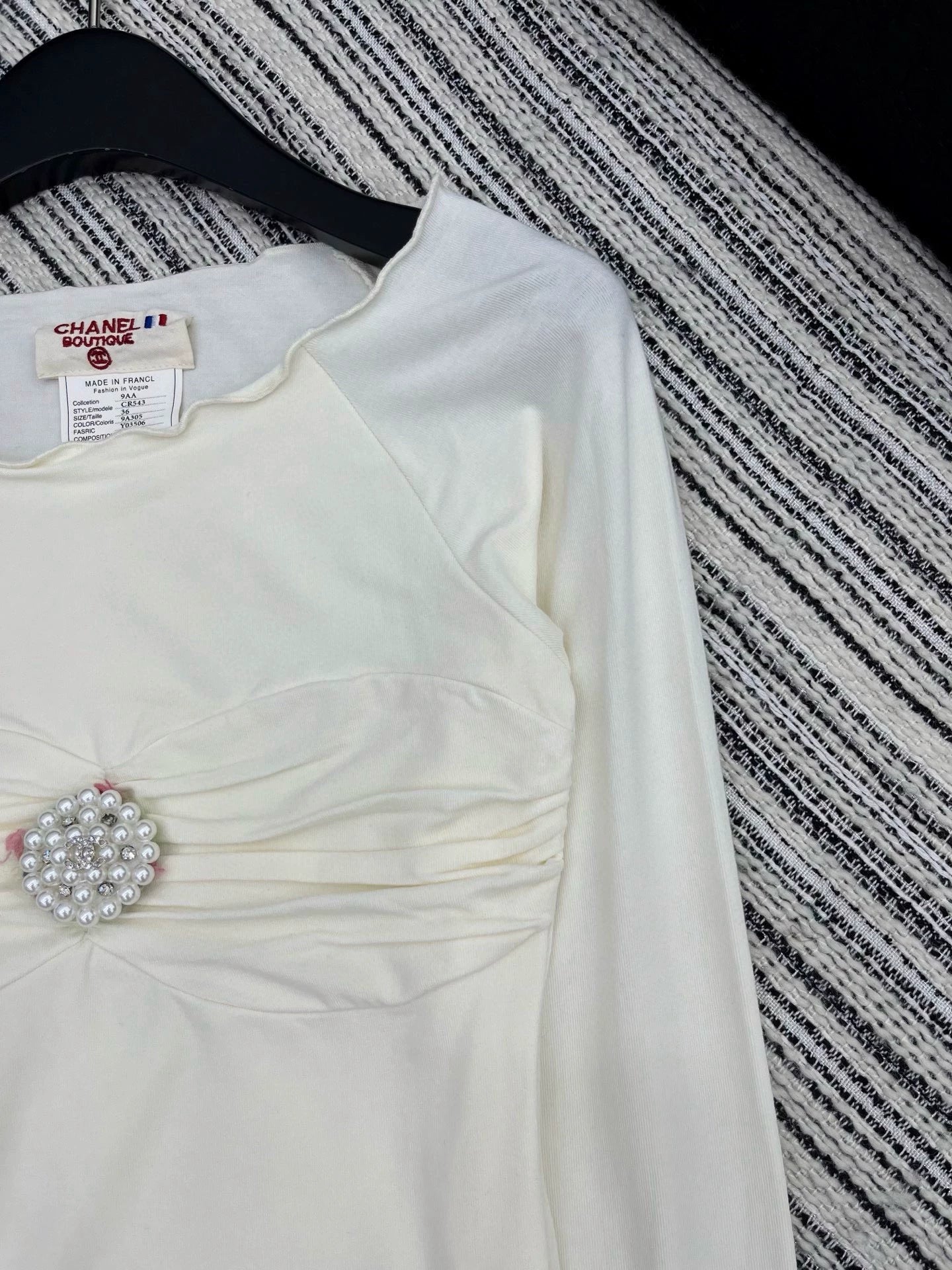 Pearl decoration versatile base shirt