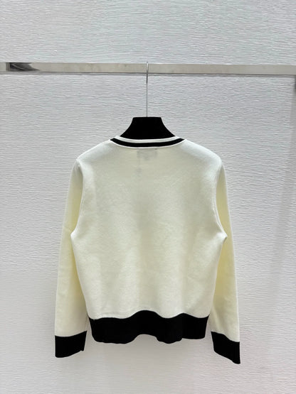 25fw Black and white color blocked knitted sweater