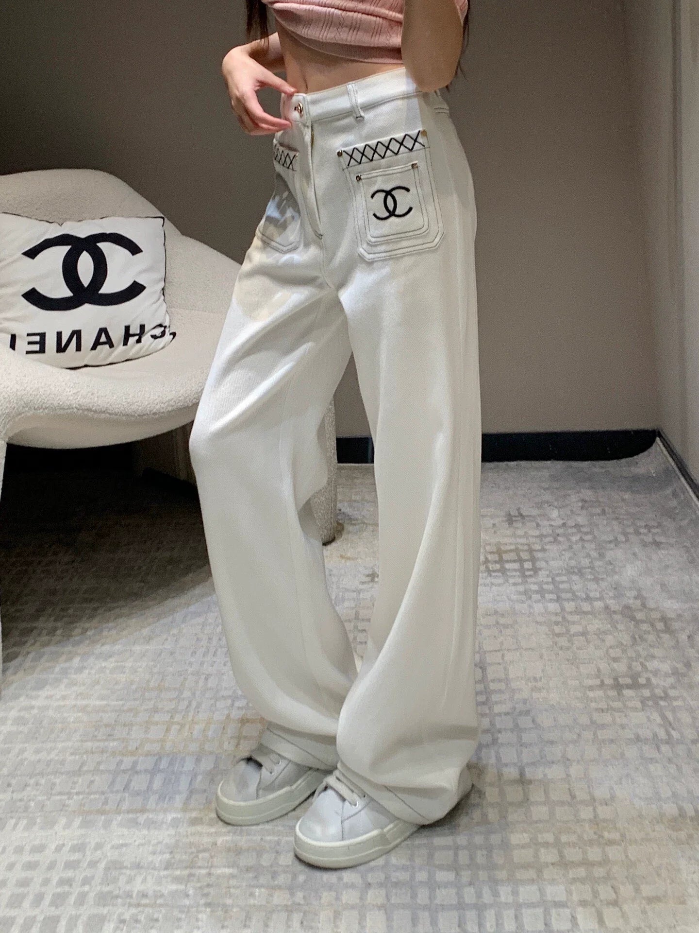 25 Summer new embroidery white straight loose jeans