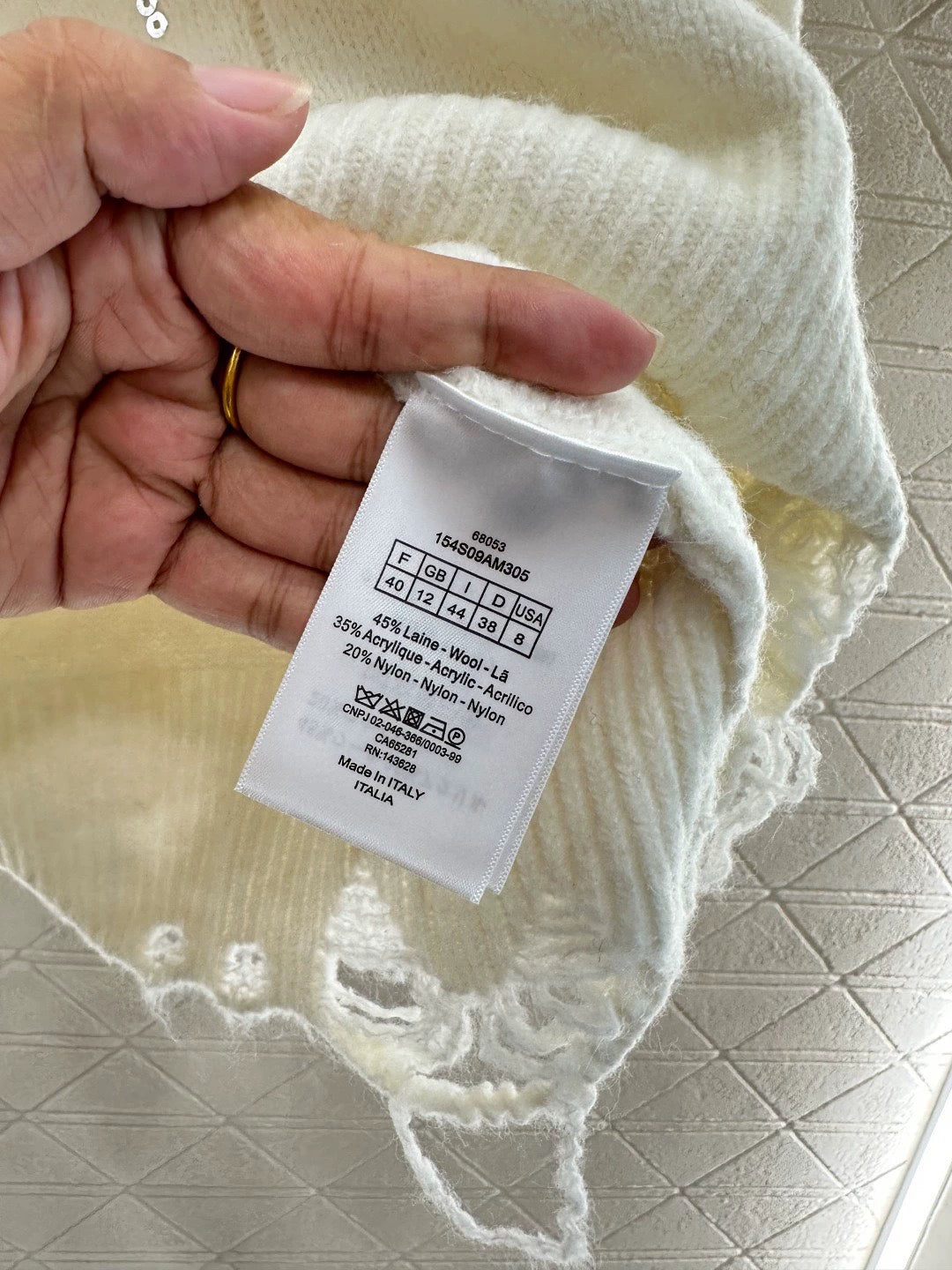 25fw Broken hole sequin round neck sweater