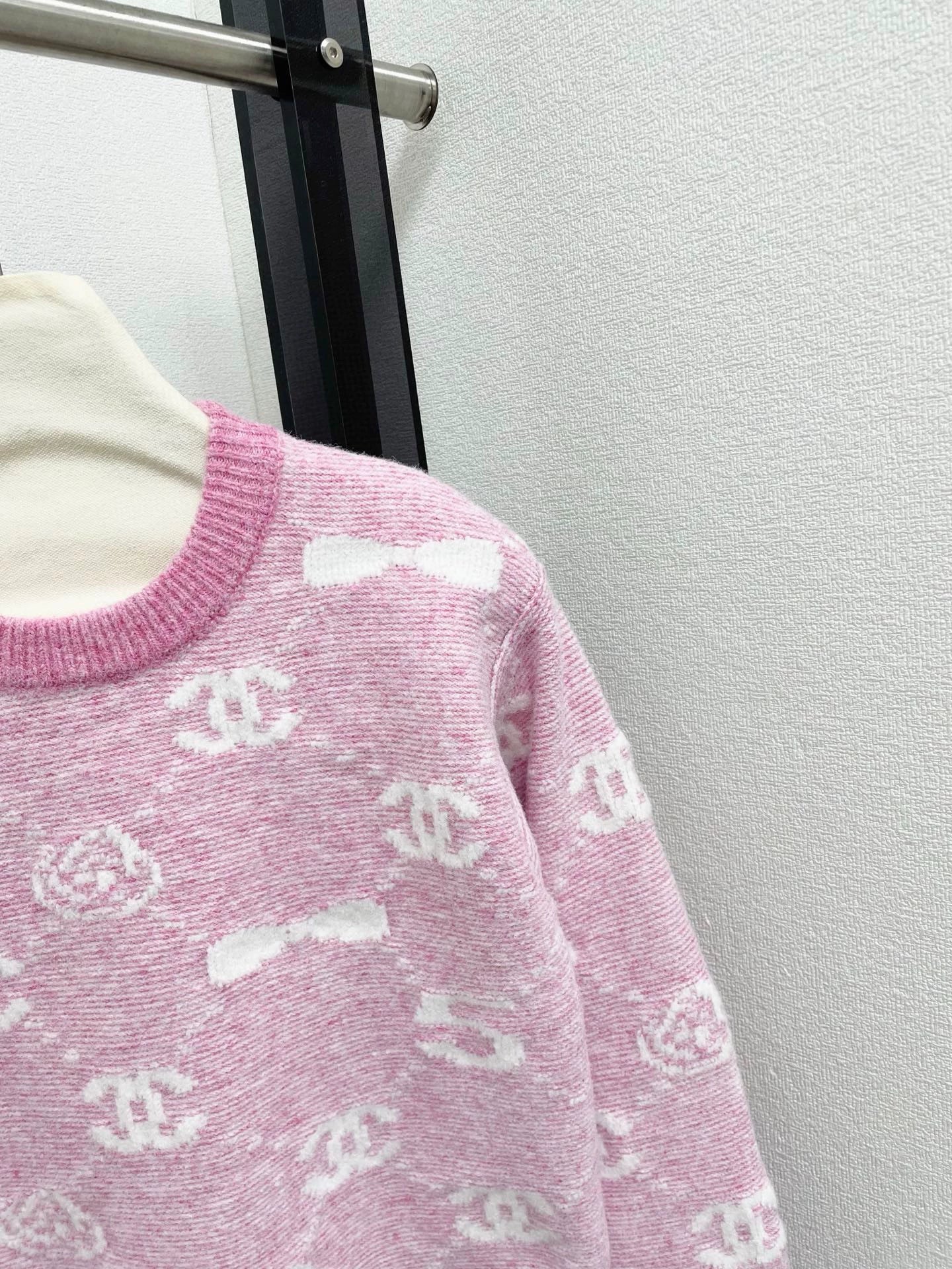 Diamond shaped Double C Bow Sweater