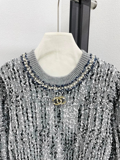 25fw Sequined knitted sweater