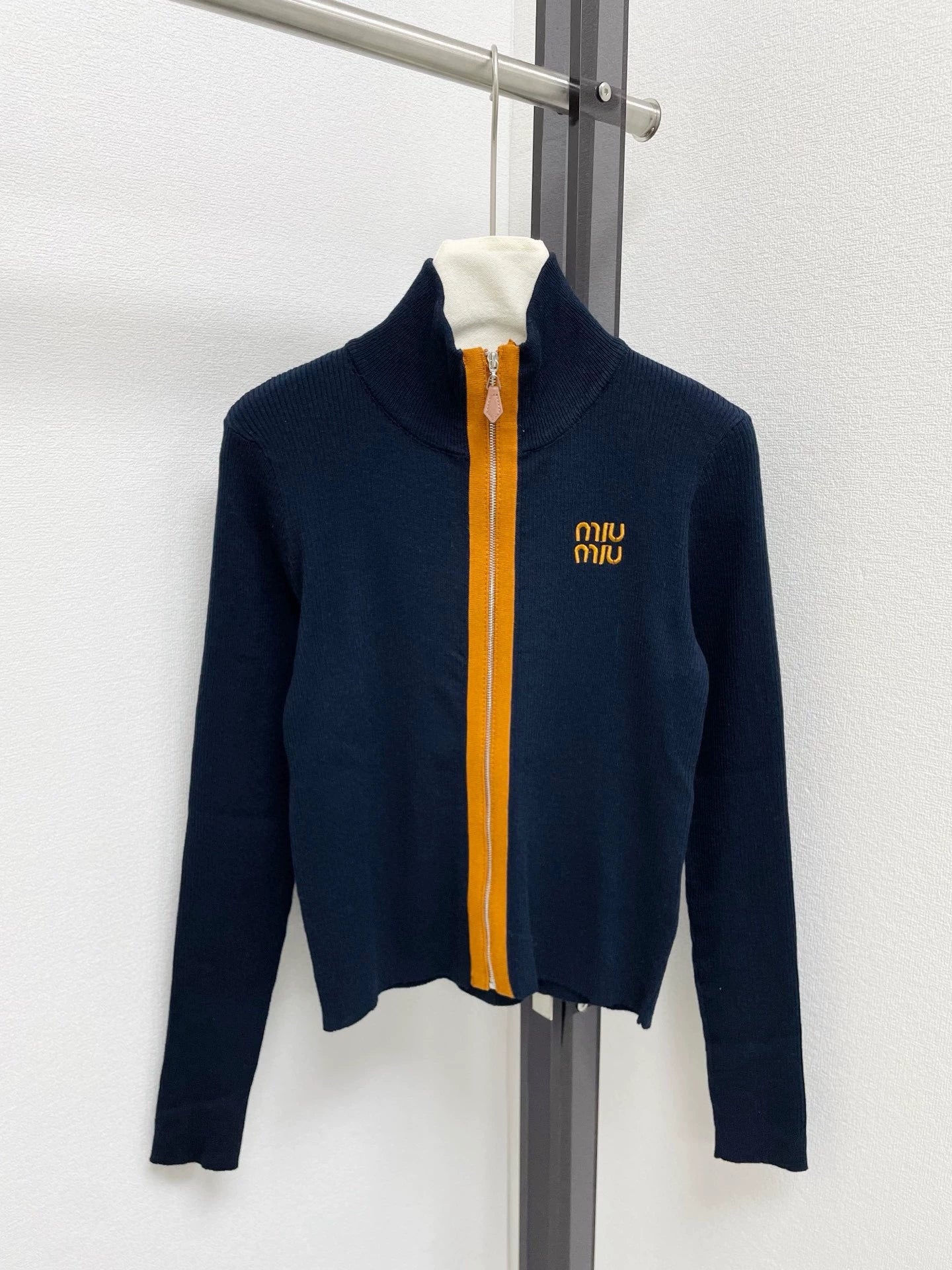 25fw Stand up collar cardigan