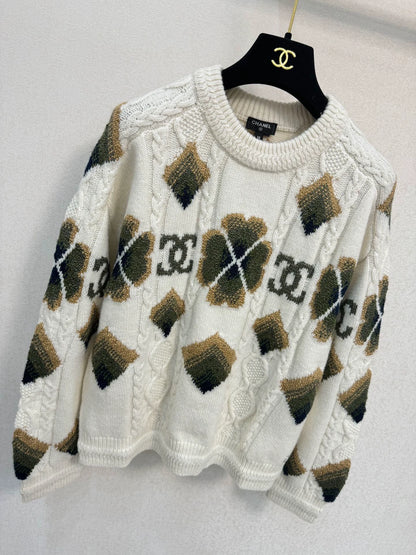 Four leaf clover knitted sweater