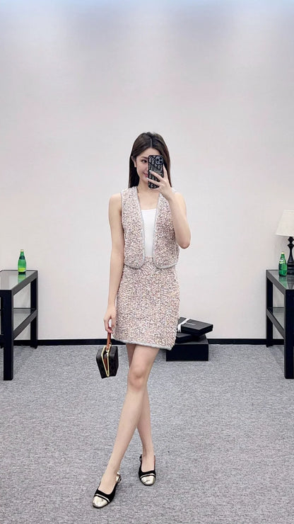 25 Knitted tweed cardigan and skirt set