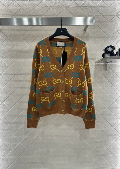 25 Jacquard knitted cardigan