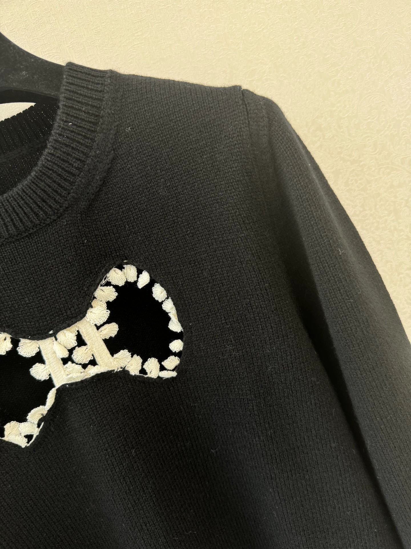 Bow hollow knitted sweater