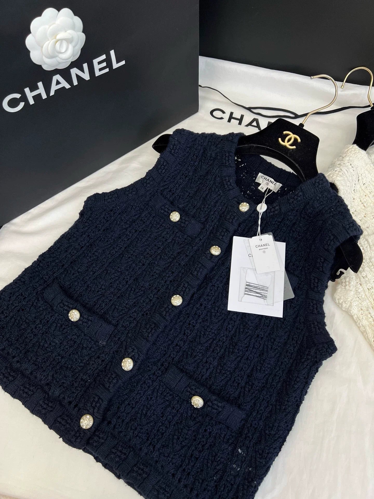 2025 Spring and Summer New Round Neck Crochet Pocket Knitted Sleeveless Vest