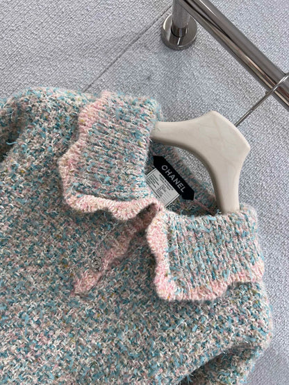 Diamond button doll collar knitted sweater