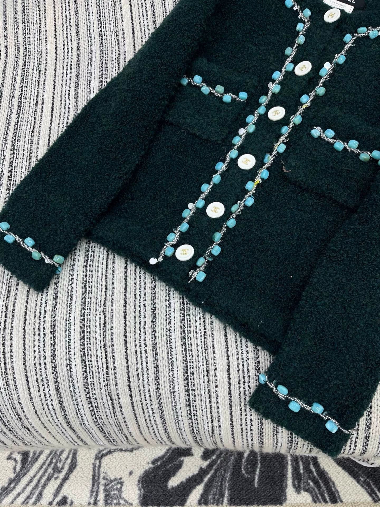 25fw Colorful gemstone decorated round neck jacket