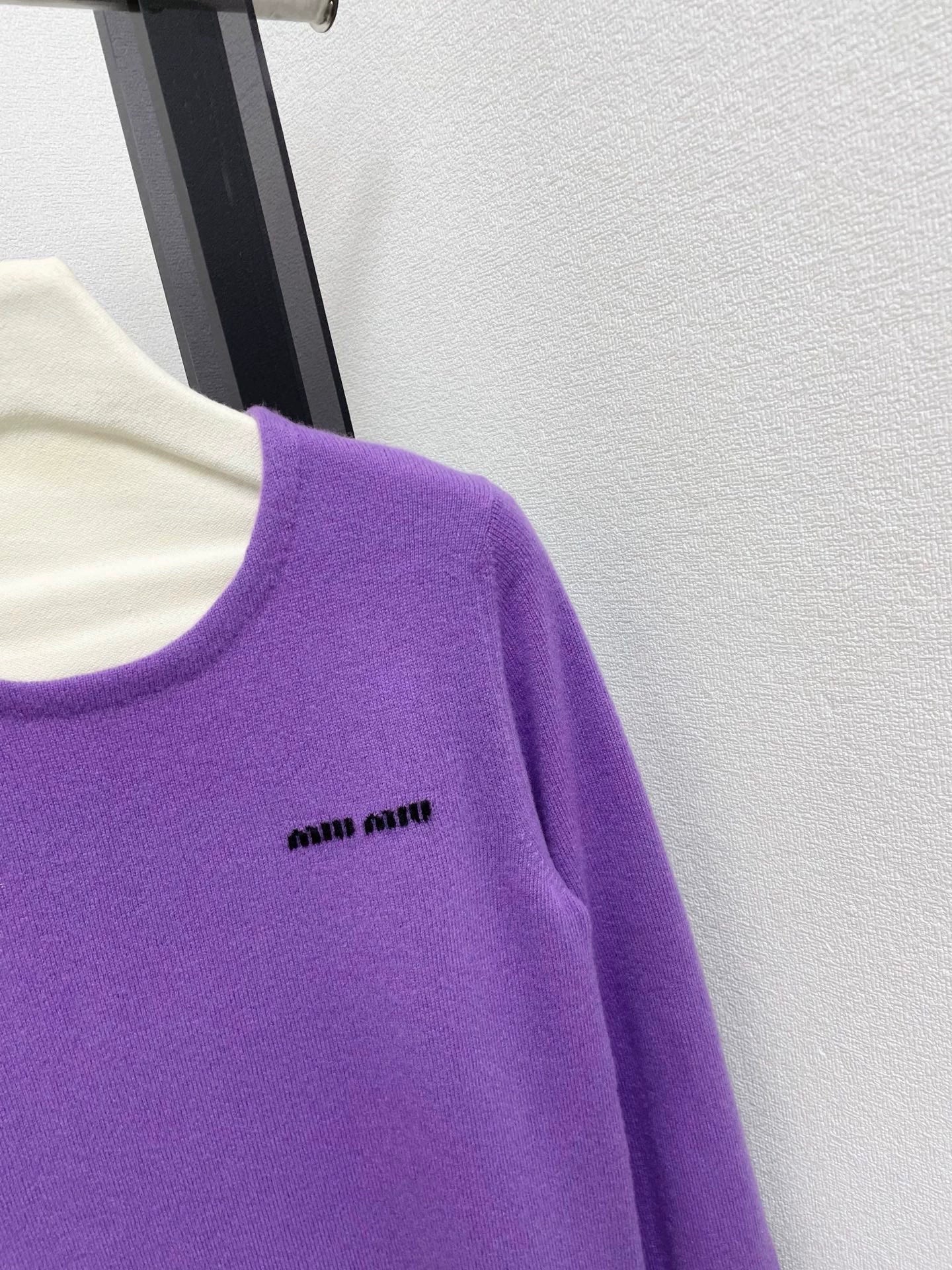 25fw Letter contrasting jacquard sweater