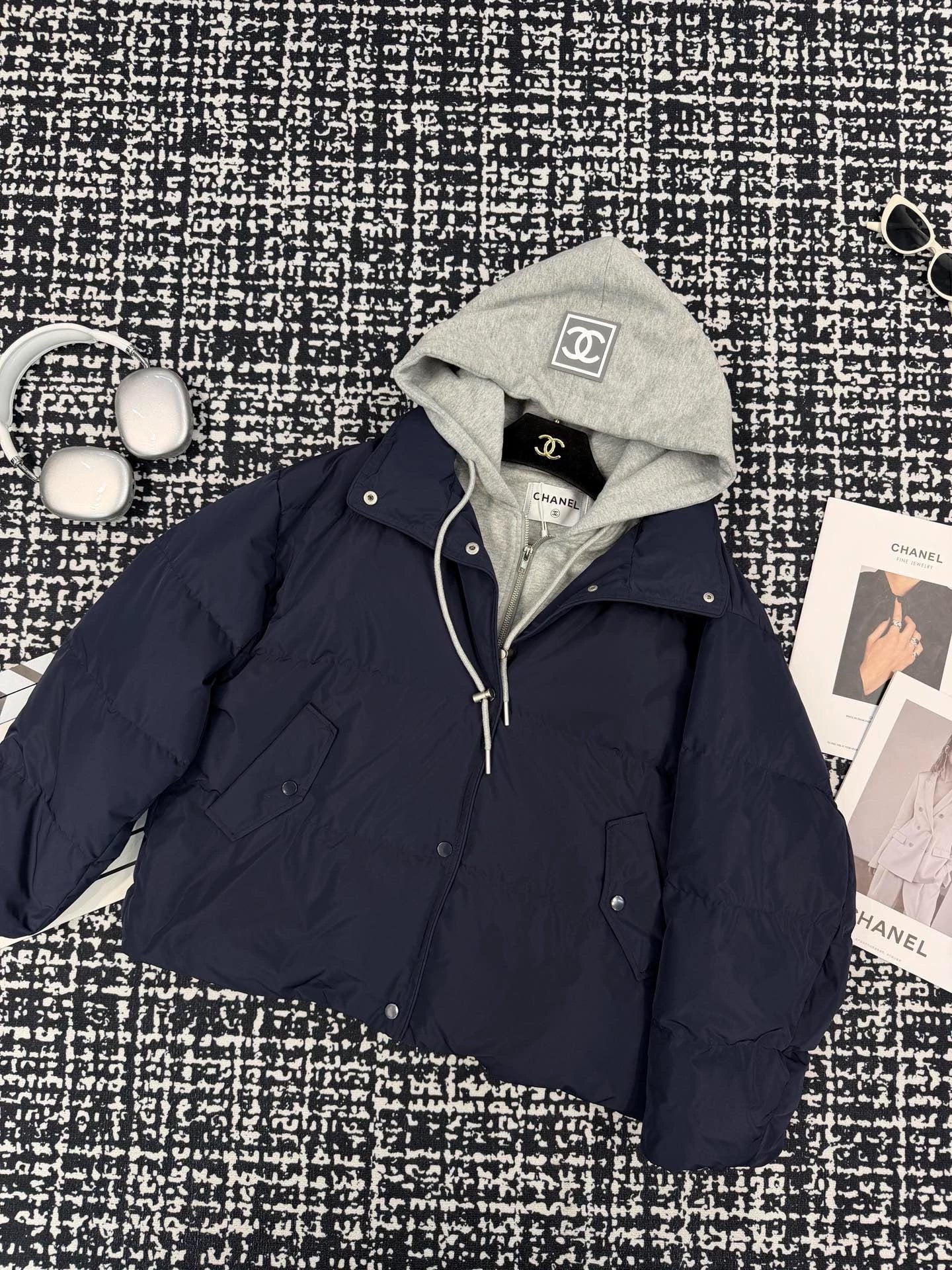 Fake two-piece spliced hoodie, hat, goose down suit