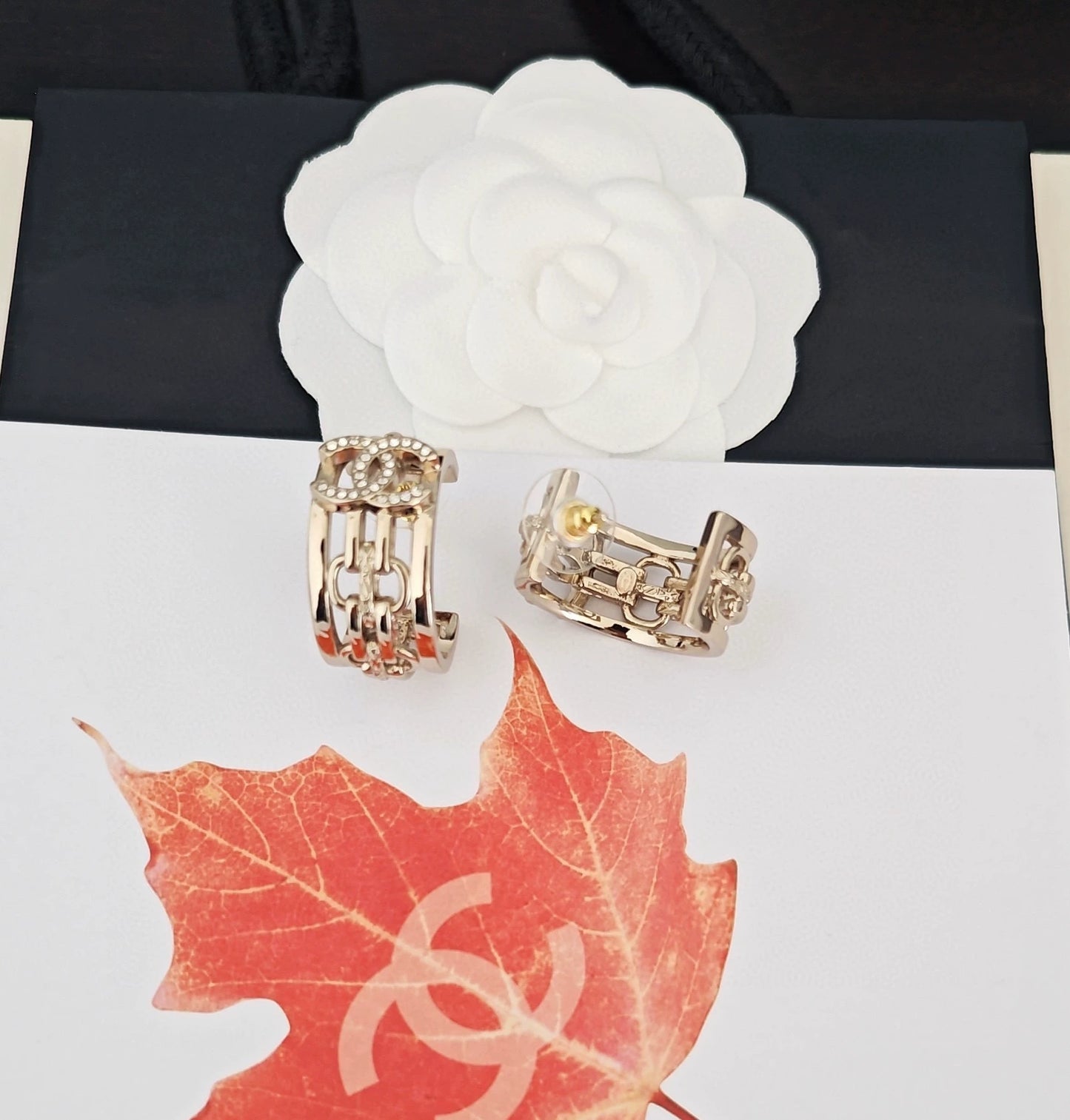 Light gold hollow ear hook