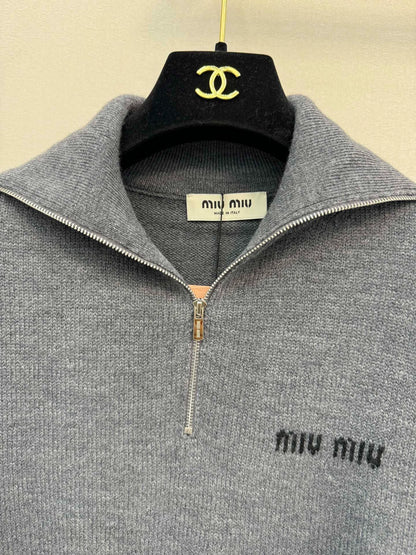 Half zipper knitted sweater