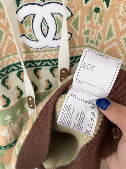 Hooded pullover sweater