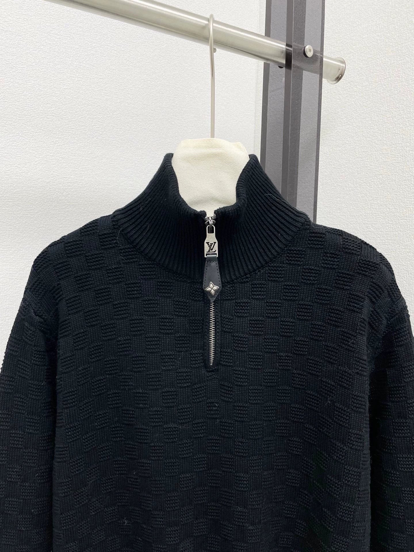 25fw Checkered dark patterned sweater