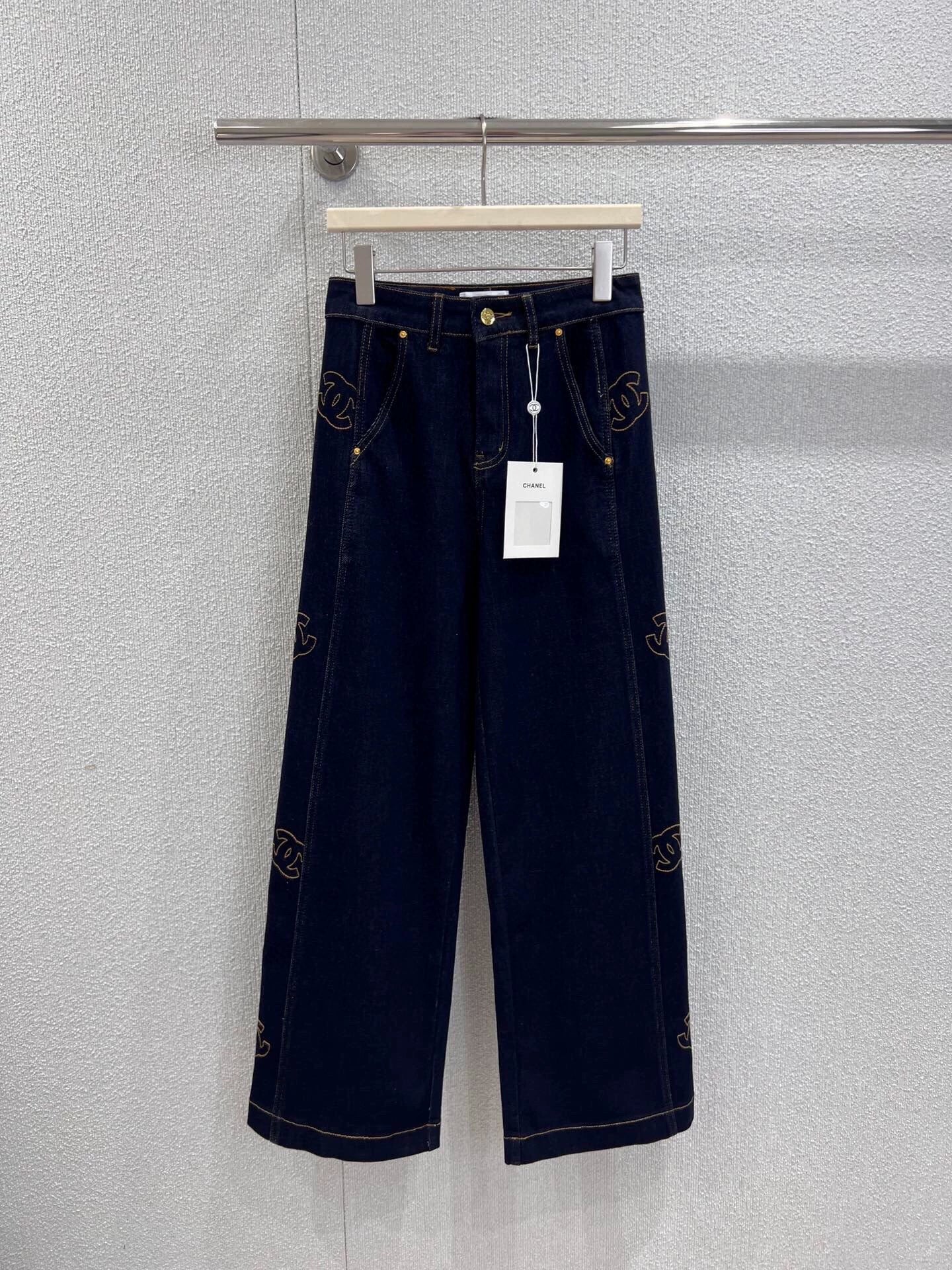 Side embroidered denim pants