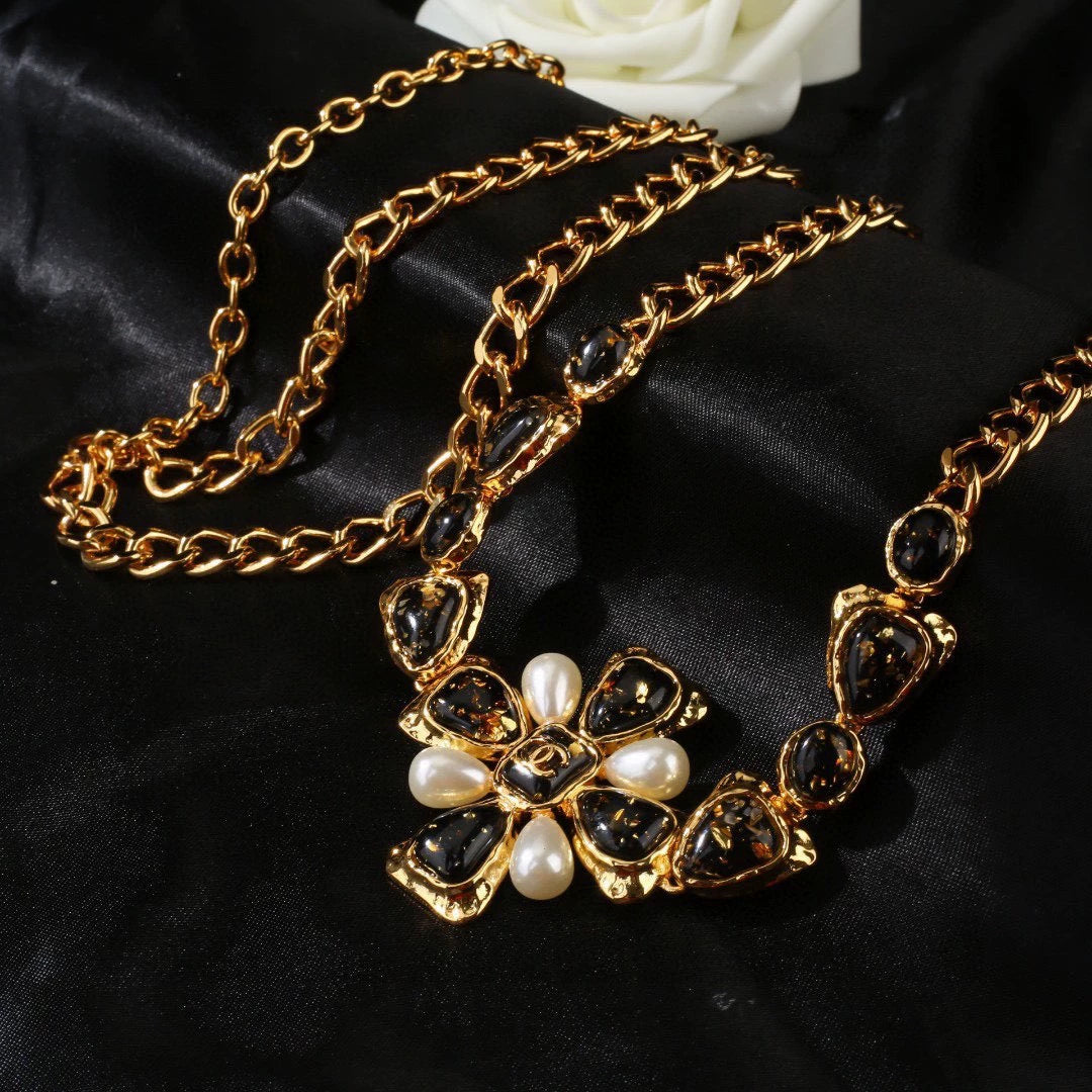 Amber CC waist chain