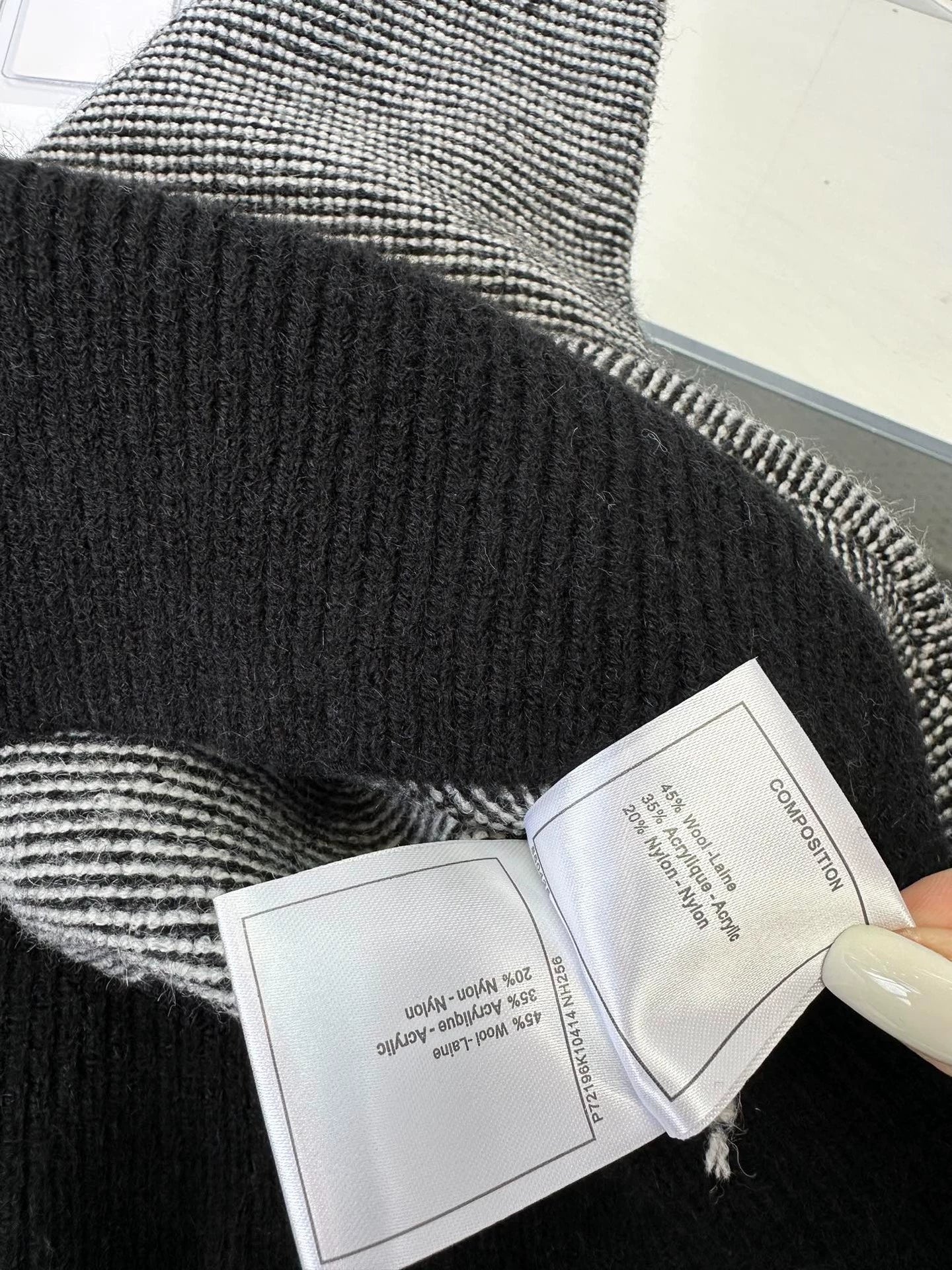 25fw Striped large round neck sweater