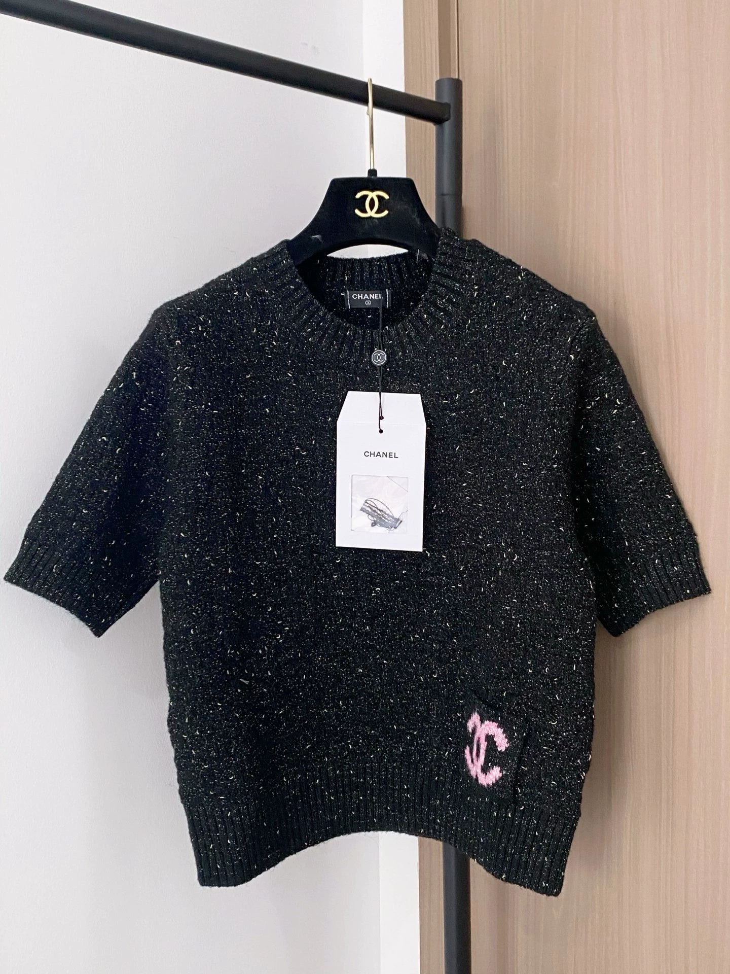 Logo pocket round neck short sleeved shirt