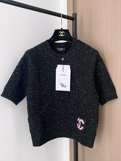 Logo pocket round neck short sleeved shirt