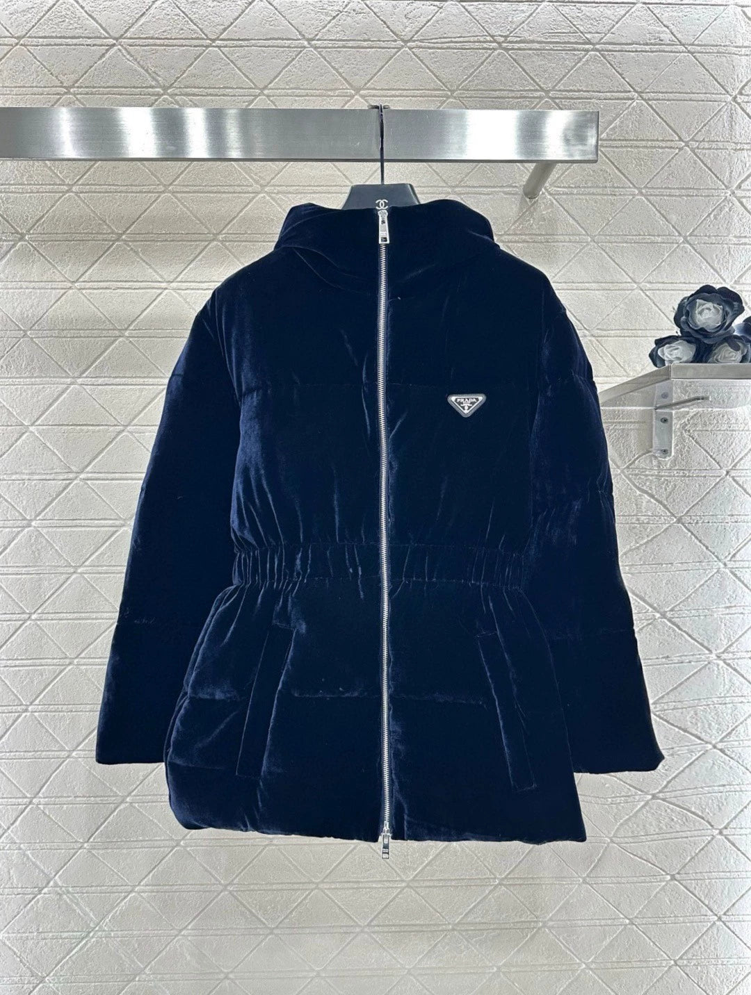 Hooded waist down jacket