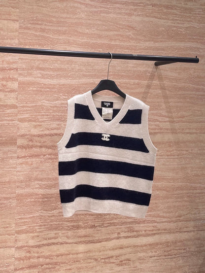 25fw Striped V-neck sweater vest(vintage series)