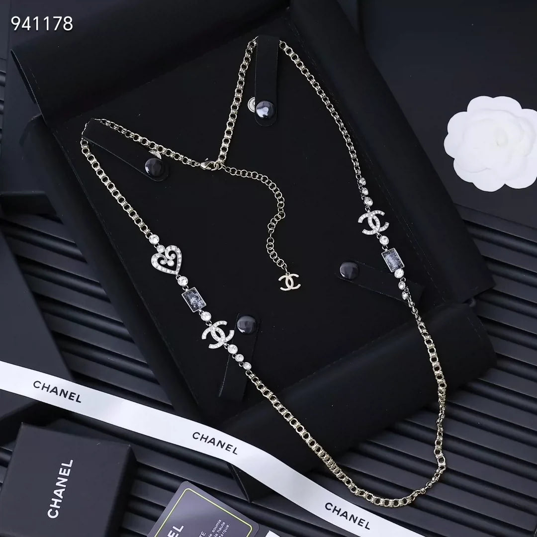 Square enamel spliced sweater chain