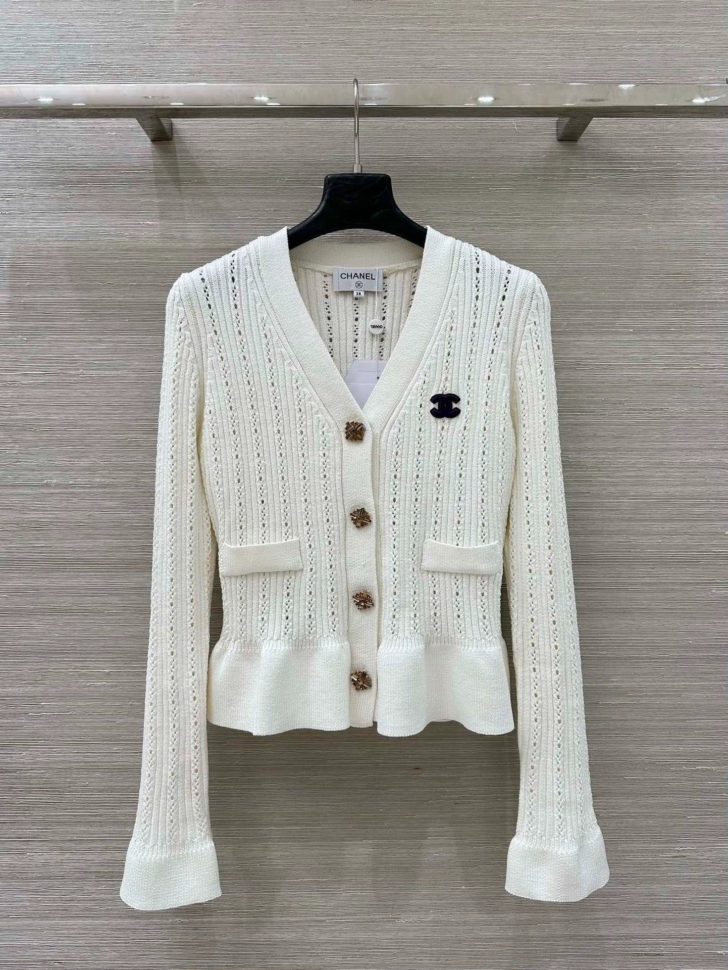 Lace design waist cinching long sleeved top