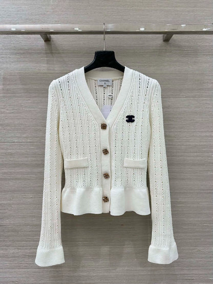 Lace design waist cinching long sleeved top