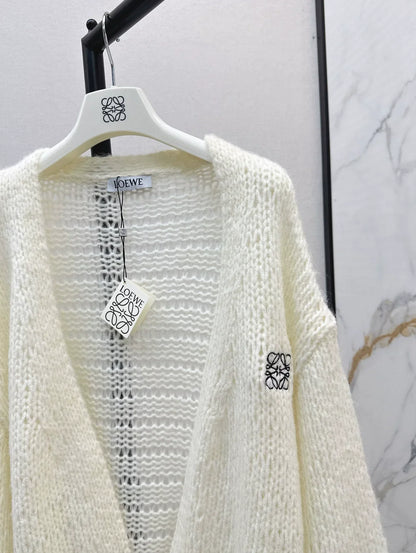 25 Embroidered decorative V-neck knitted silhouette cardigan