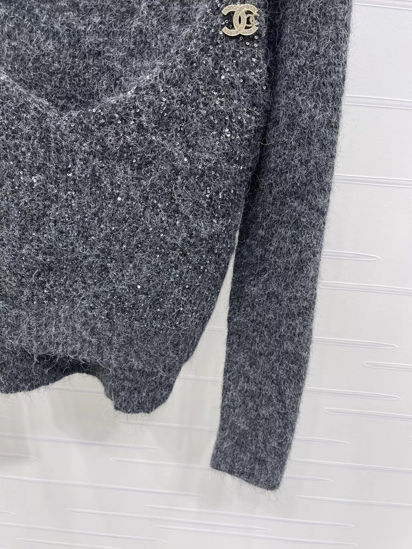 Fake two knitted long sleeved sweaters