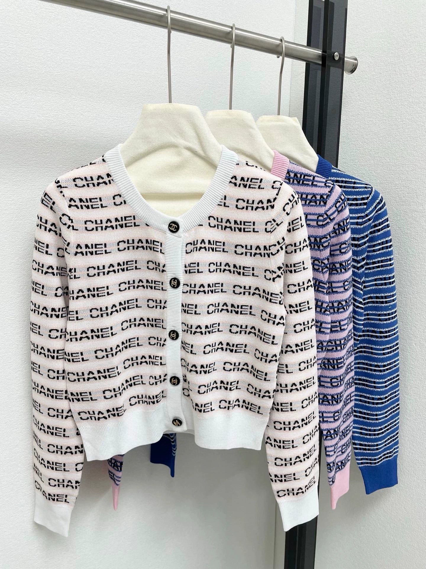 25fw Alphabet striped cardigan