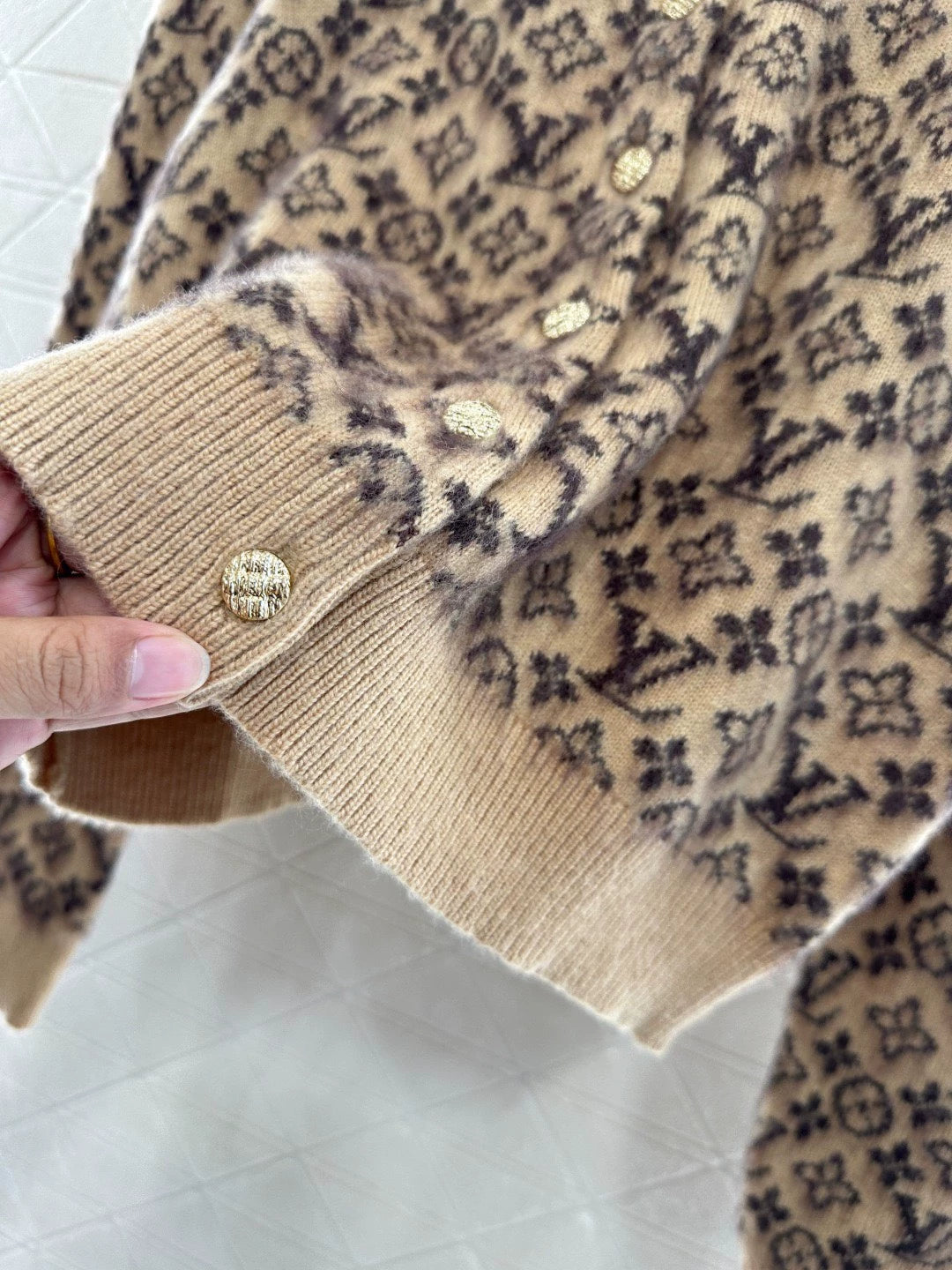 25fw JJacquard knitted cardigan