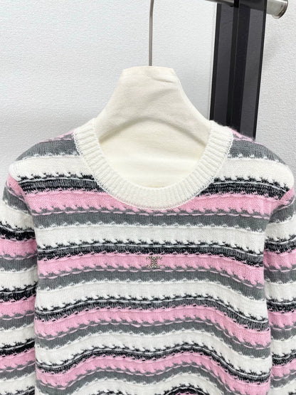 25fw Chest metal logo sweater