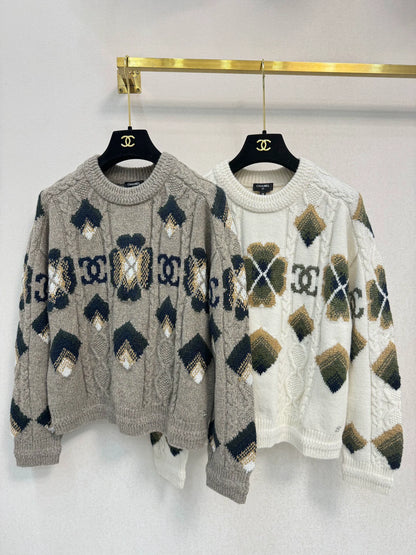 Four leaf clover knitted sweater