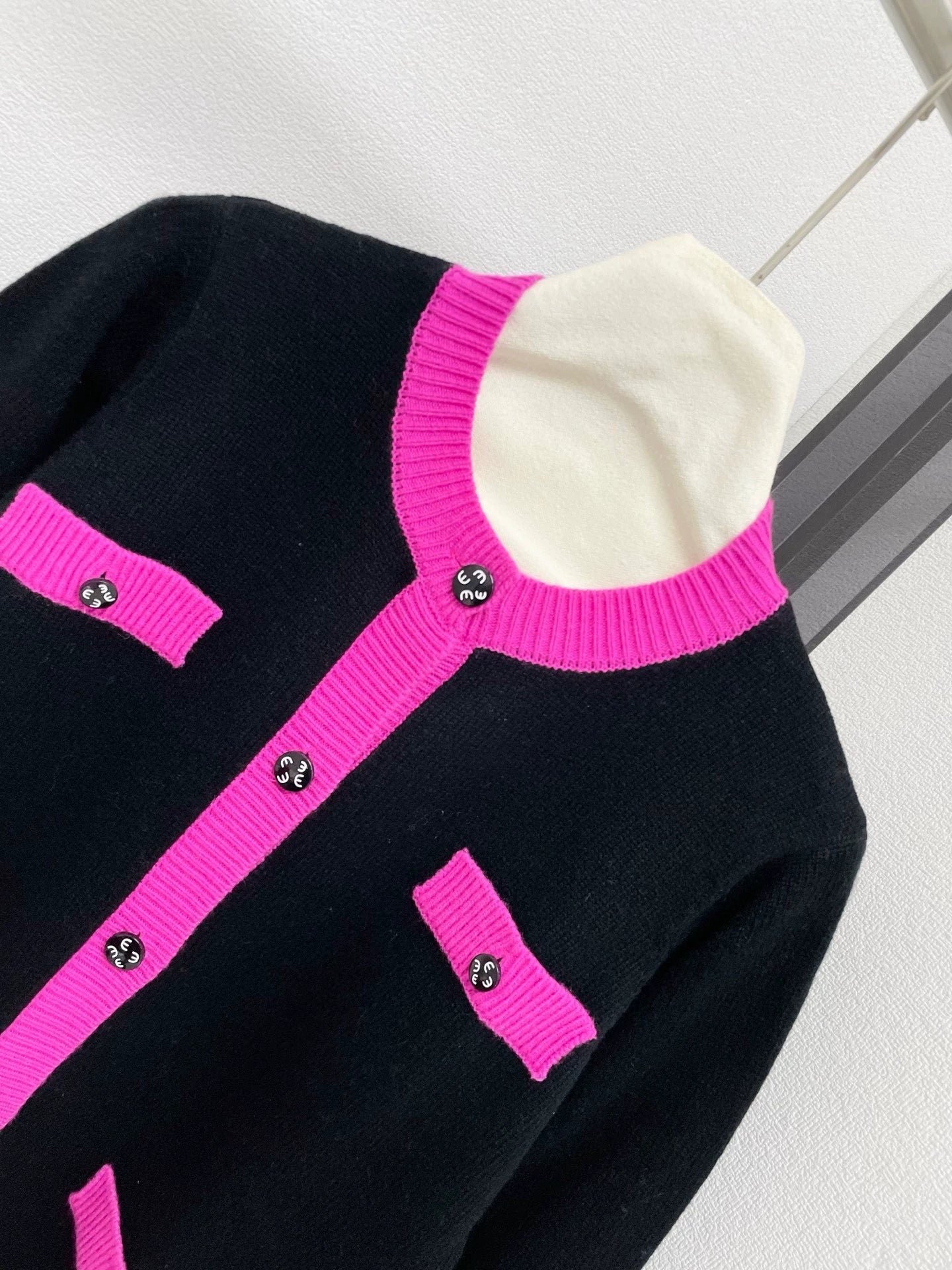 25fw Pocket round neck cardigan