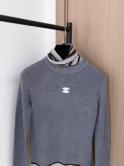 High neck long sleeved shirt