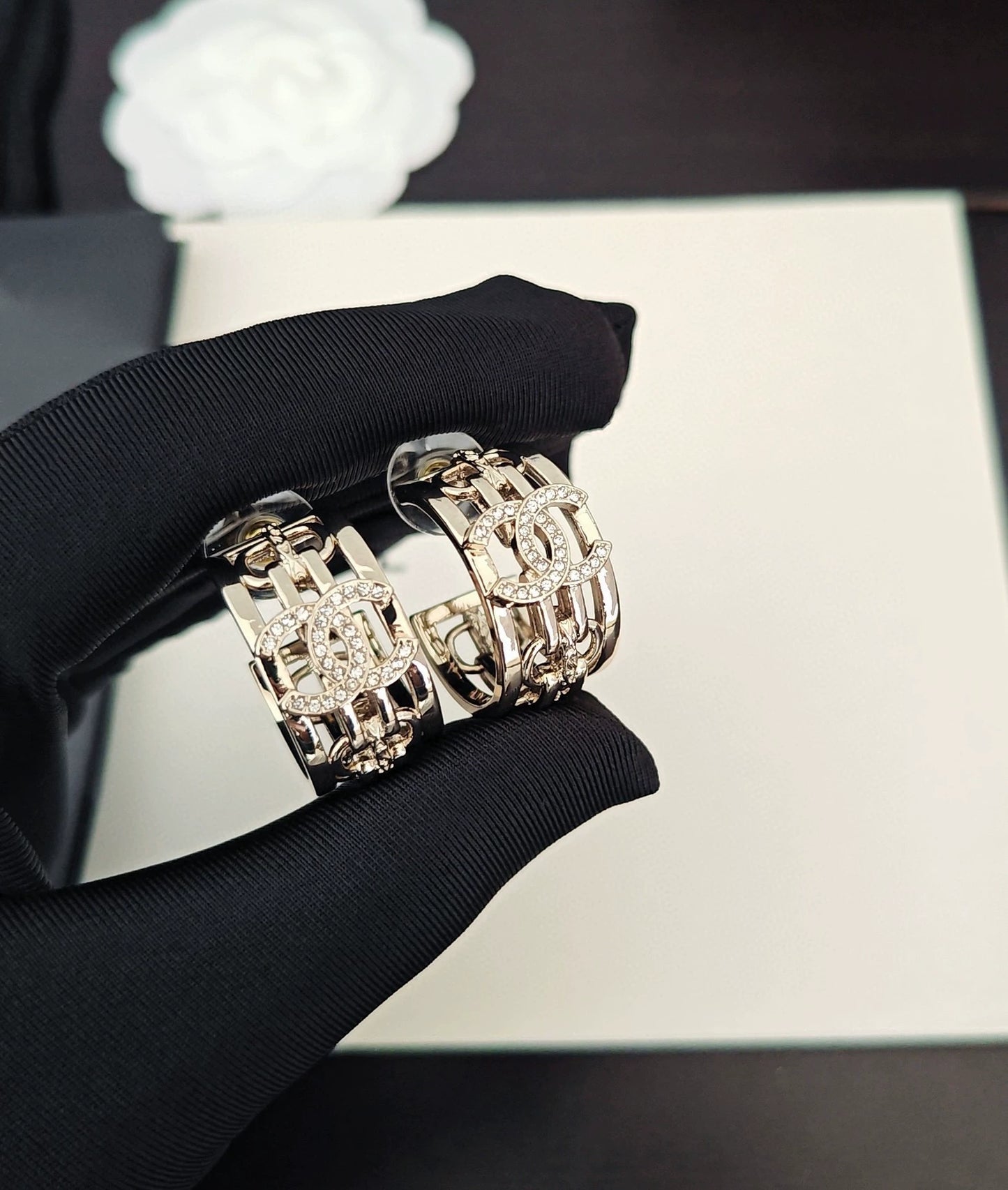 Light gold hollow ear hook