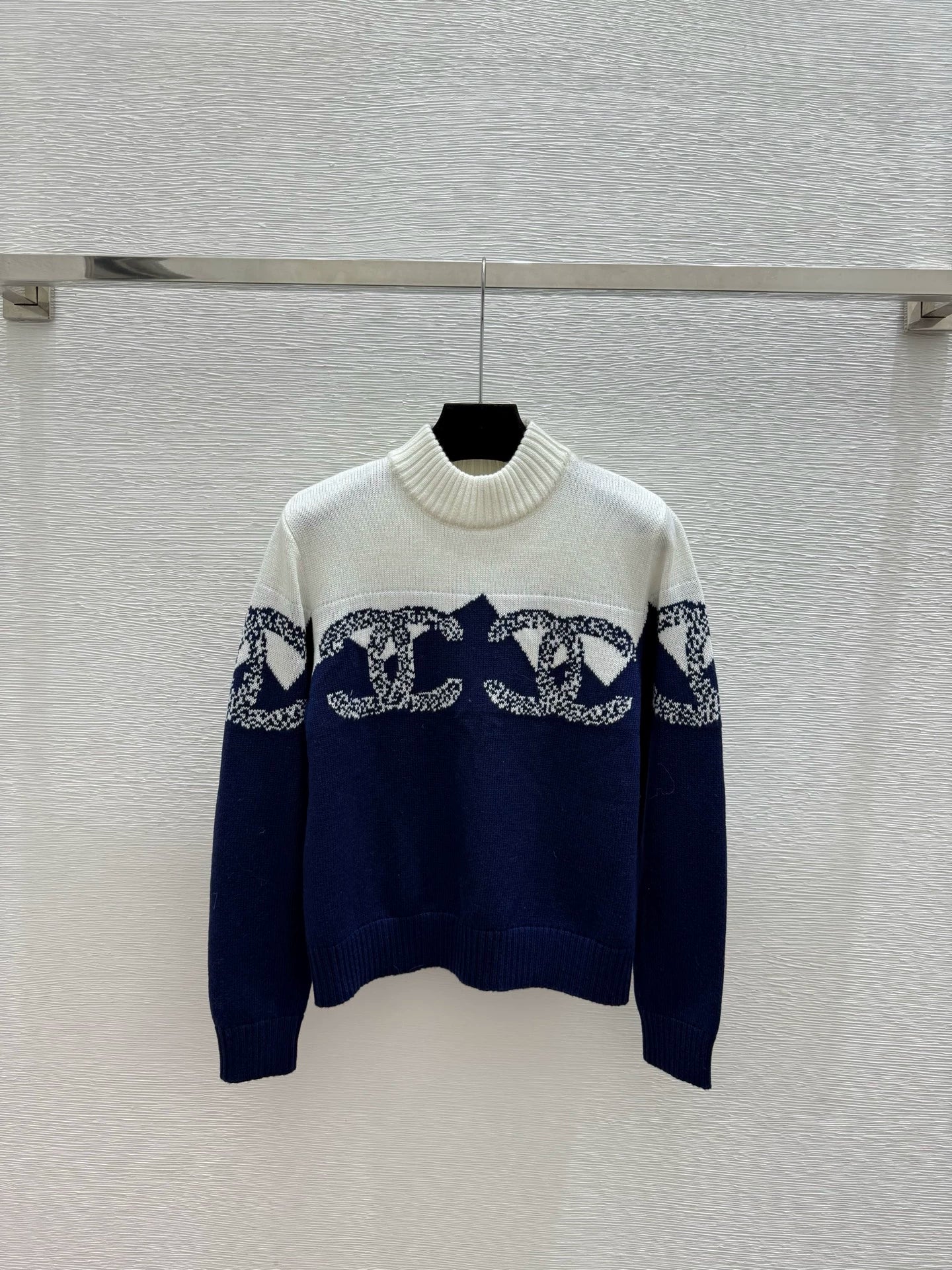 Color blocked knitted pullover sweater