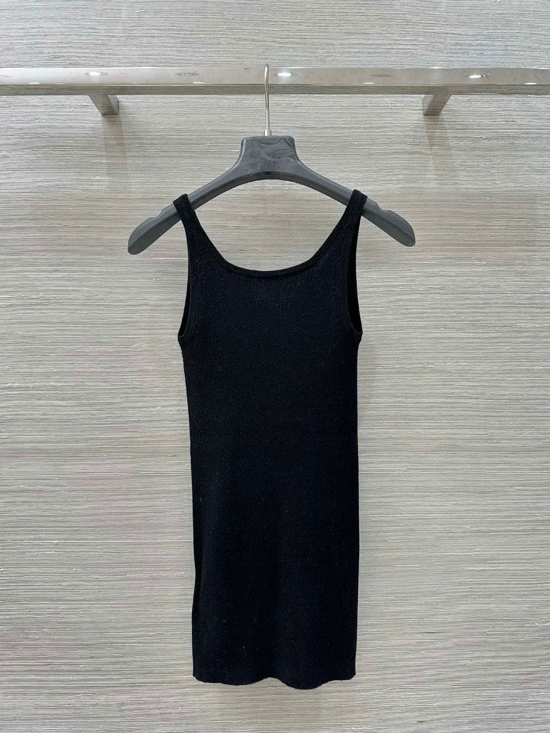 25 New Slim Short Sleeve Knit Vest