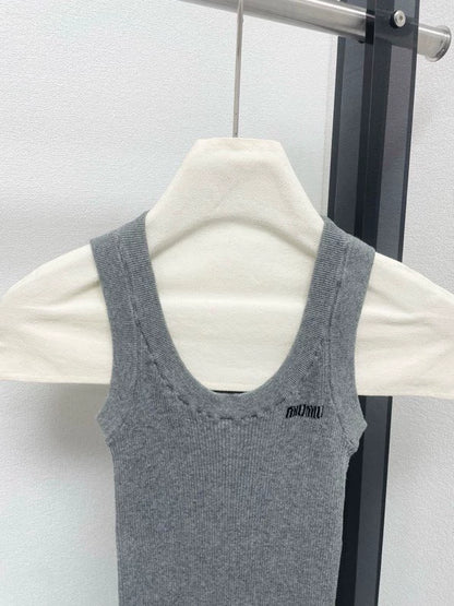 25fw U-shaped knitted vest