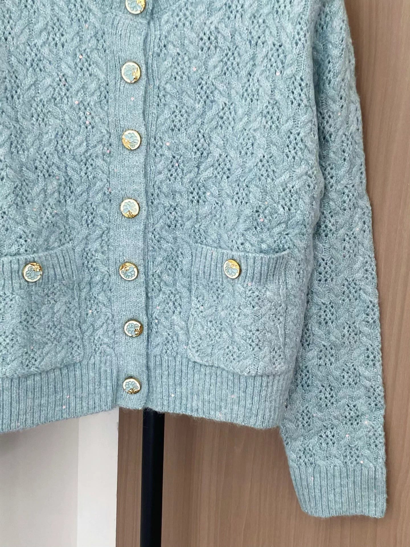 25fw Double C flower button wool cardigan