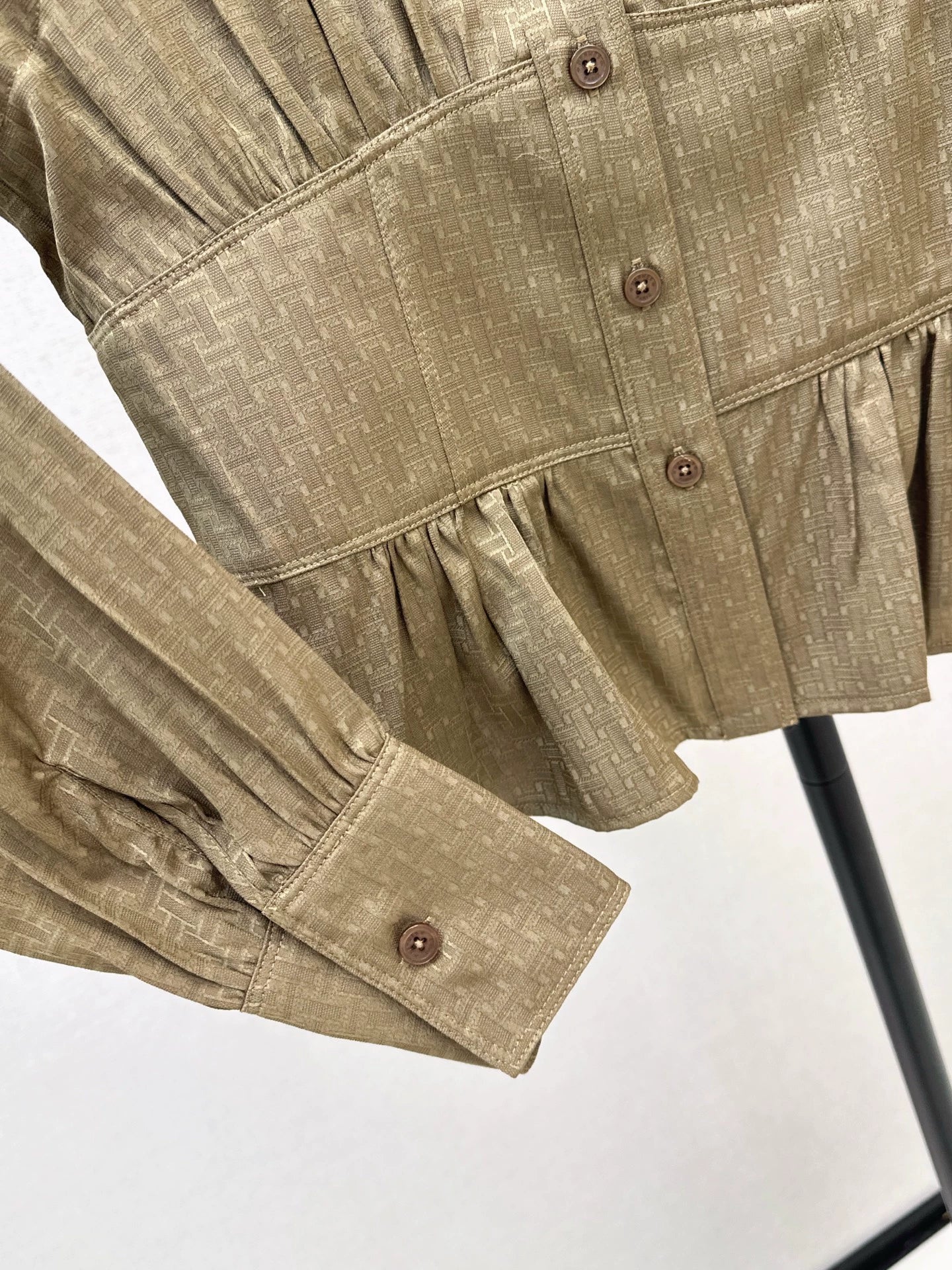 25fw Dark patterned jacquard waist cinched shirt